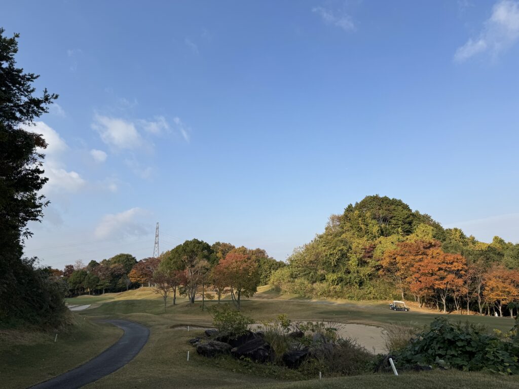 붉은 단풍으로 물든 11월의 한나 CC